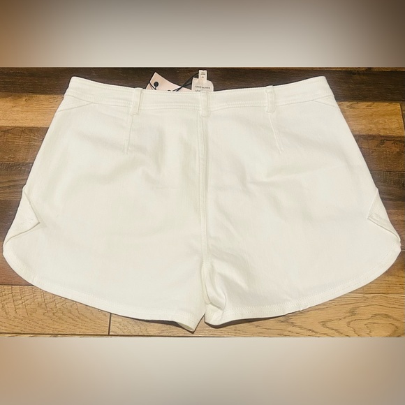 Cinq a Sept Yuna Stretch Denim Shorts - Picture 8 of 11